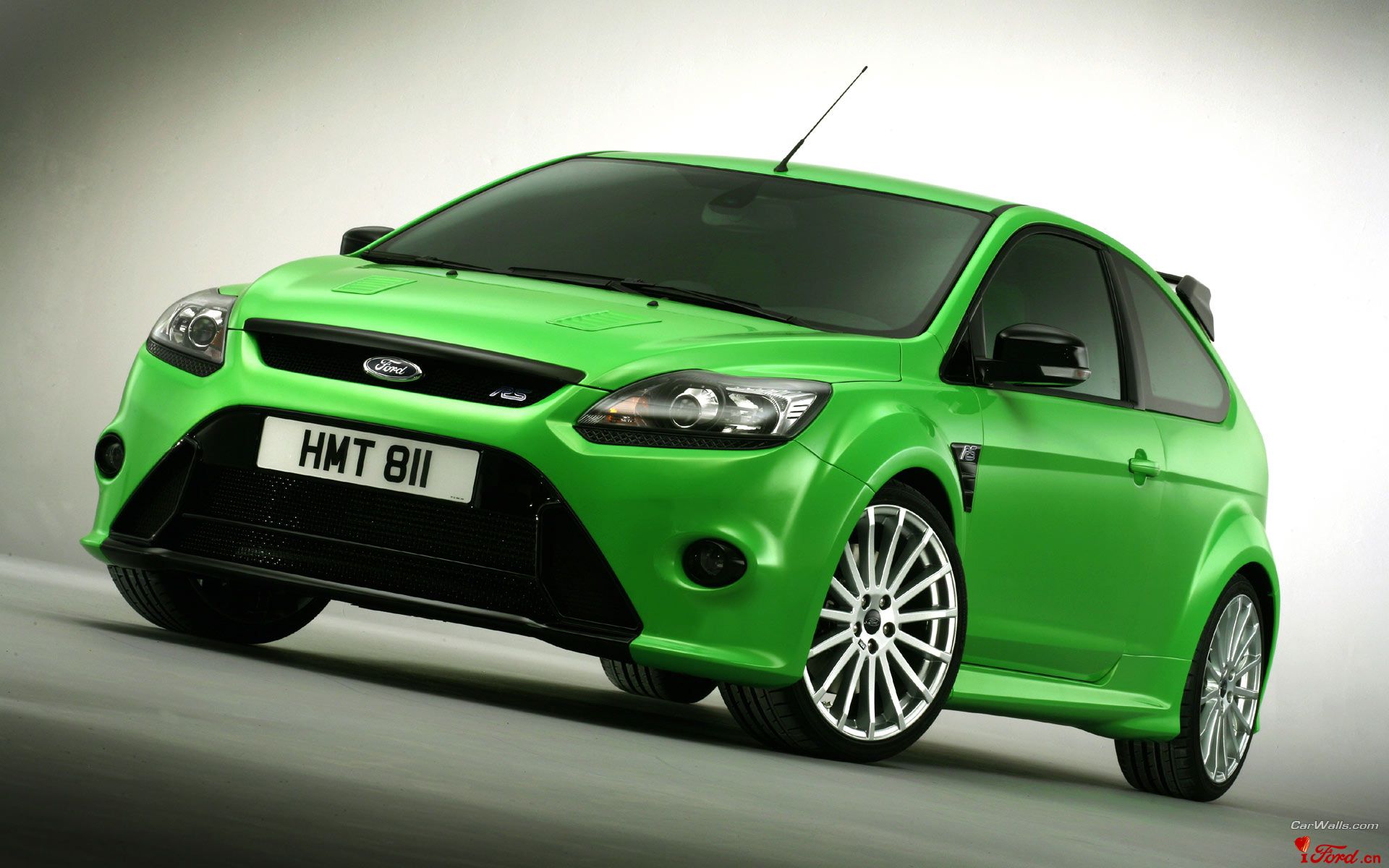 Ford_Focus_RS_2009_02_1920x1200.jpg