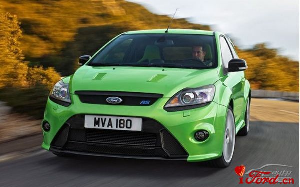 1595182_2010-ford-focus-rs-european-edition_100182274_m_thumb.jpg